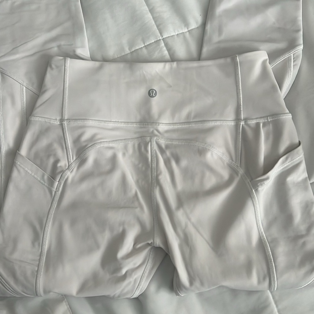 Lululemonn White Cropped Leggings